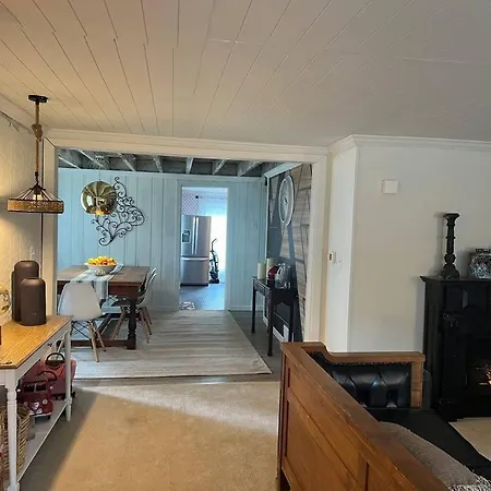 10 Minute Walk To Niagara Falls - Sweet Cottage